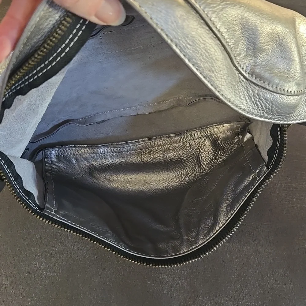 Parker Thatch Sling Bag - Picture 7 of 9